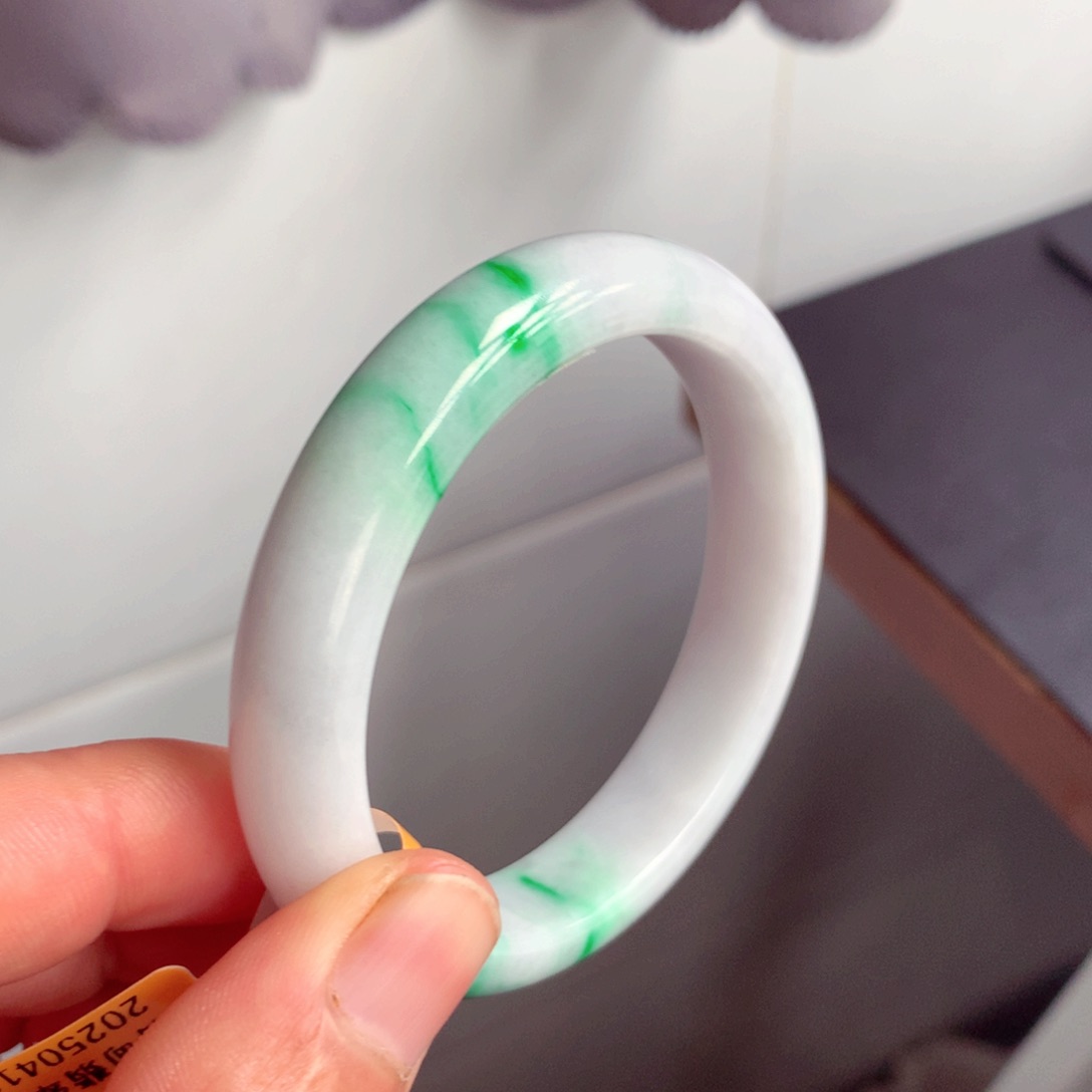 翡翠手镯未镶嵌缅甸翡翠