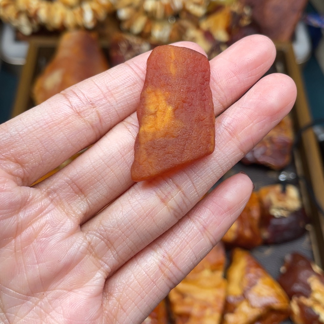 琥珀未镶嵌珠宝奇石