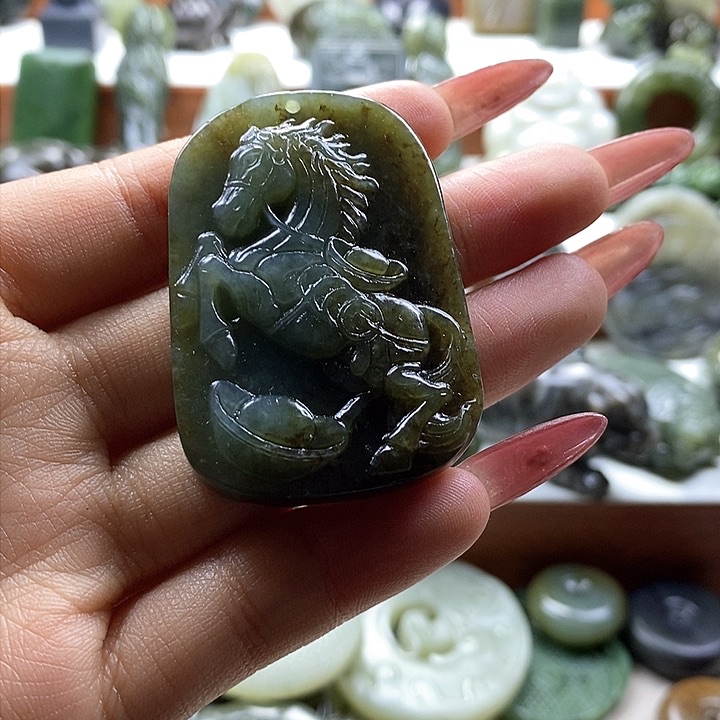 和田玉颈饰未镶嵌