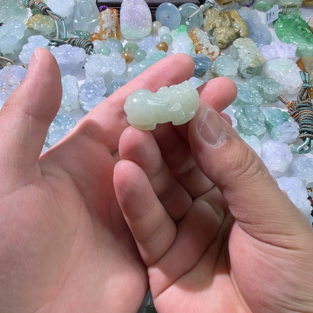 翡翠未镶嵌颈饰天然