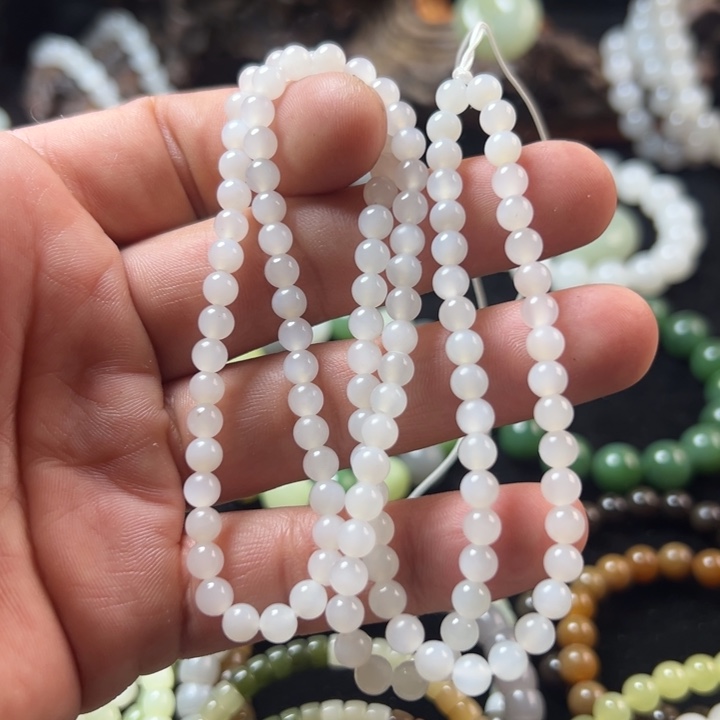 和田玉未镶嵌手串