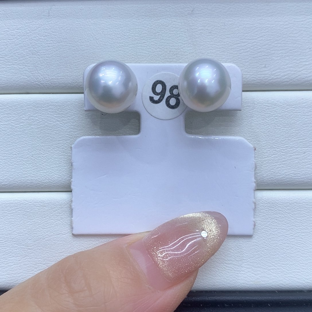海水珍珠耳饰18K金镶嵌10到11点位