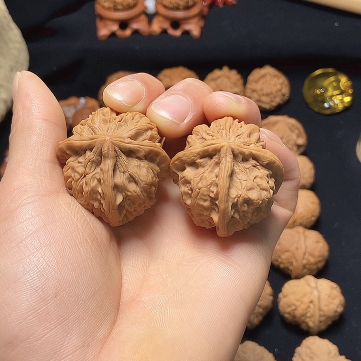 文玩核桃吊坠42玉玺三棱