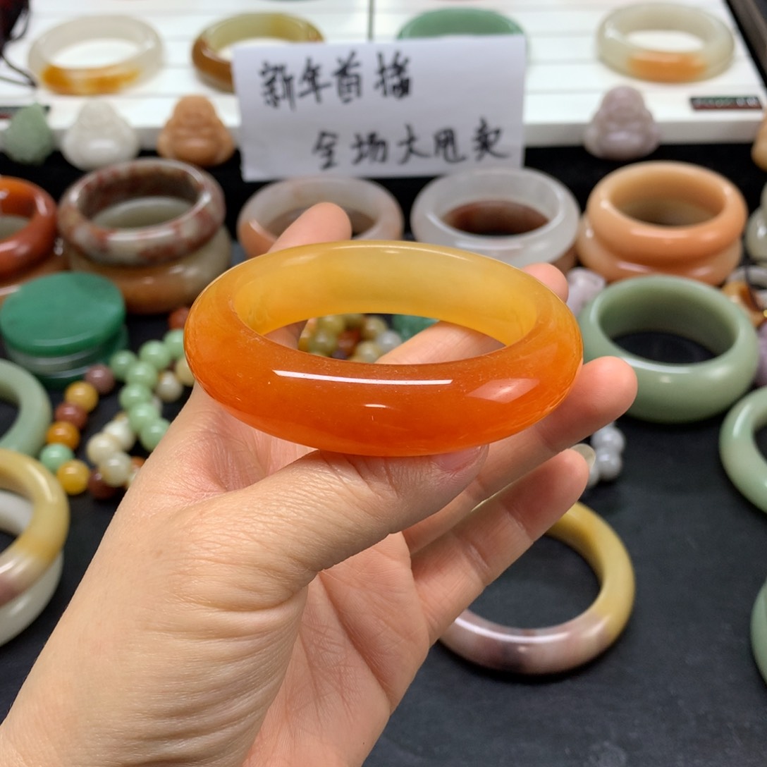 石英质玉手镯未镶嵌