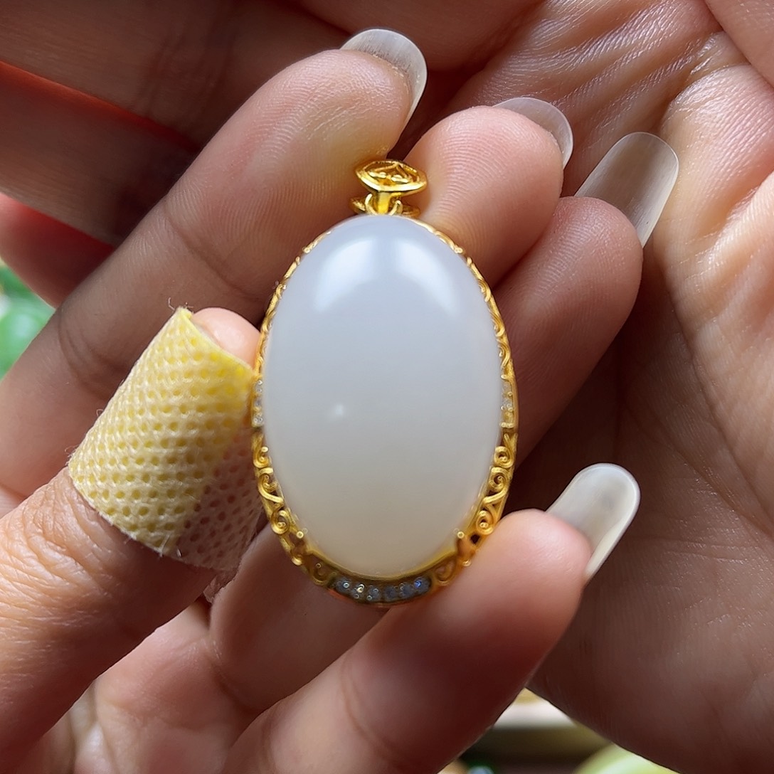 和田玉吊坠银S925镶嵌