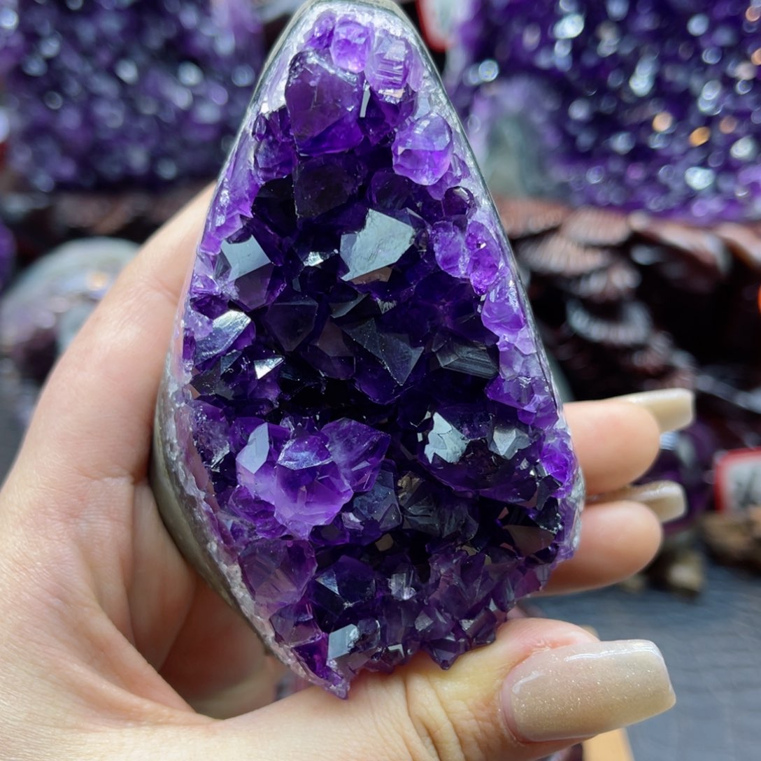 紫晶大型摆件（非配饰）未镶嵌