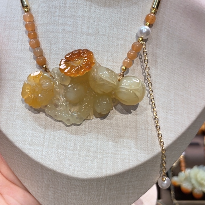 蛇纹石玉吊坠(赠链)未镶嵌