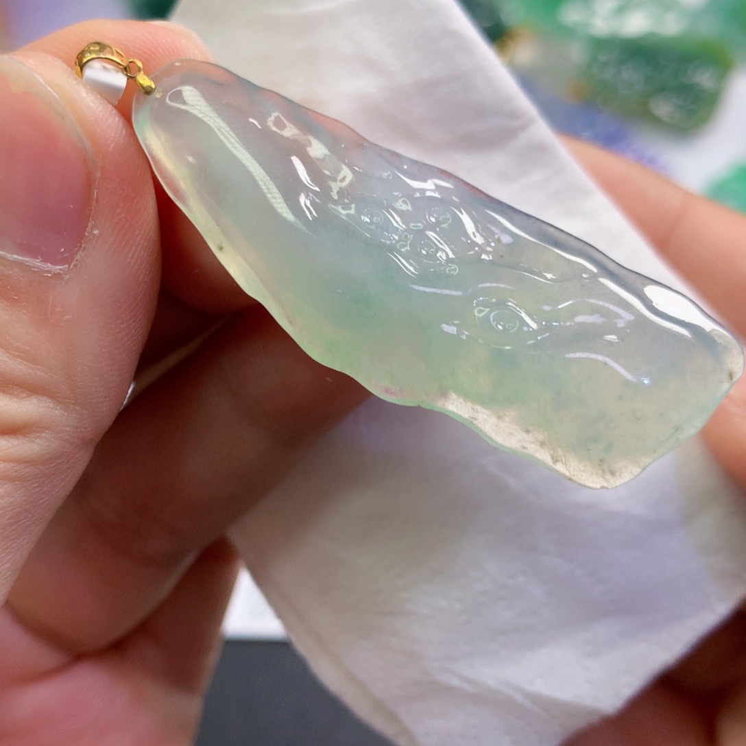 【闪购商品】翡翠吊坠(不含链)未镶嵌