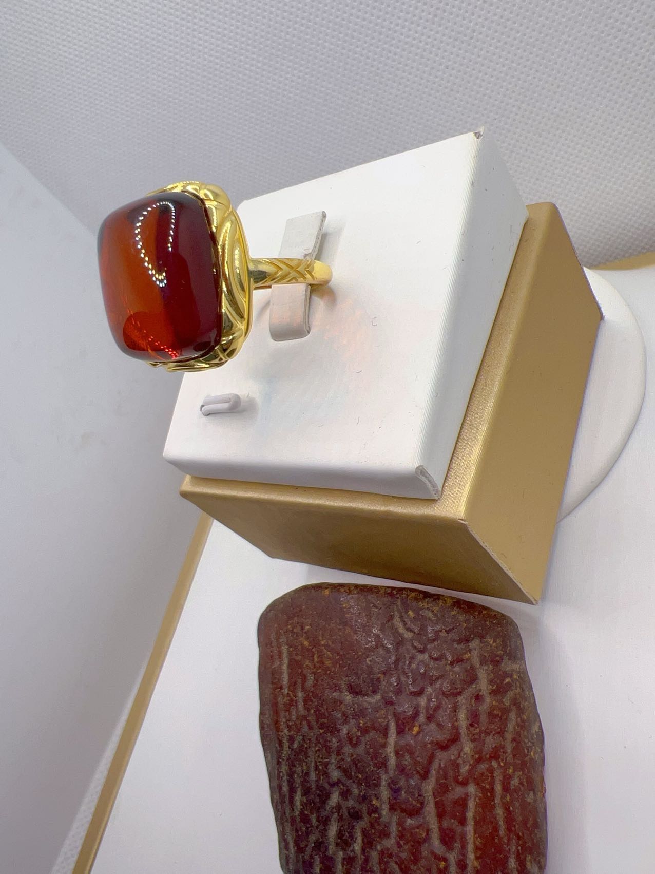 【包邮】天然琥珀戒指女士挂件时尚款uzuk kankahriwa