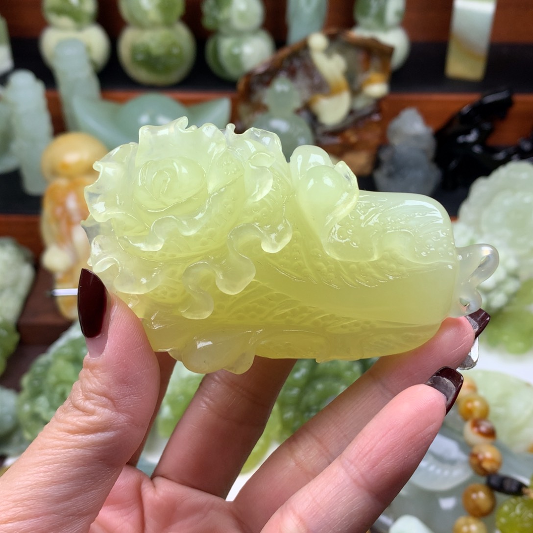 岫玉手把件未镶嵌