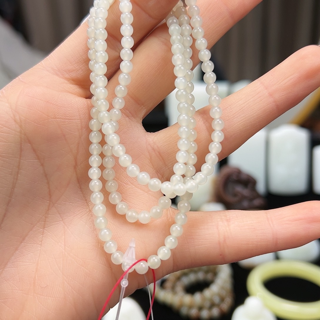 和田玉颈饰未镶嵌