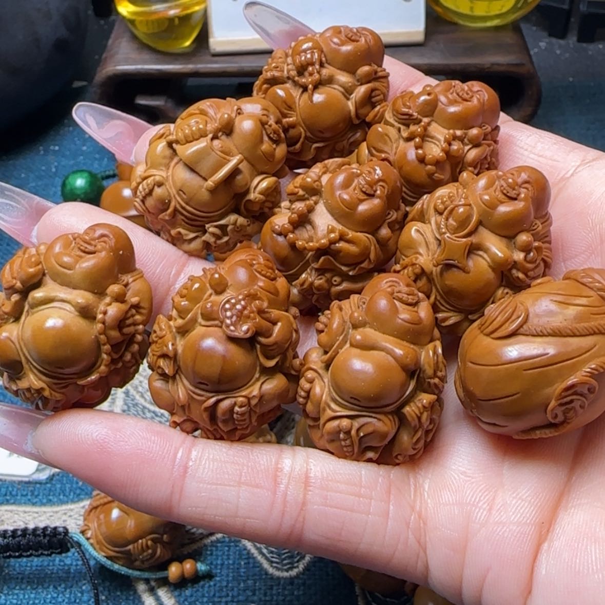 【闪购商品】橄榄核手串卡****伊骑兽弥勒