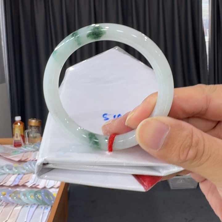 翡翠手镯未镶嵌纯天然缅甸翡翠a货