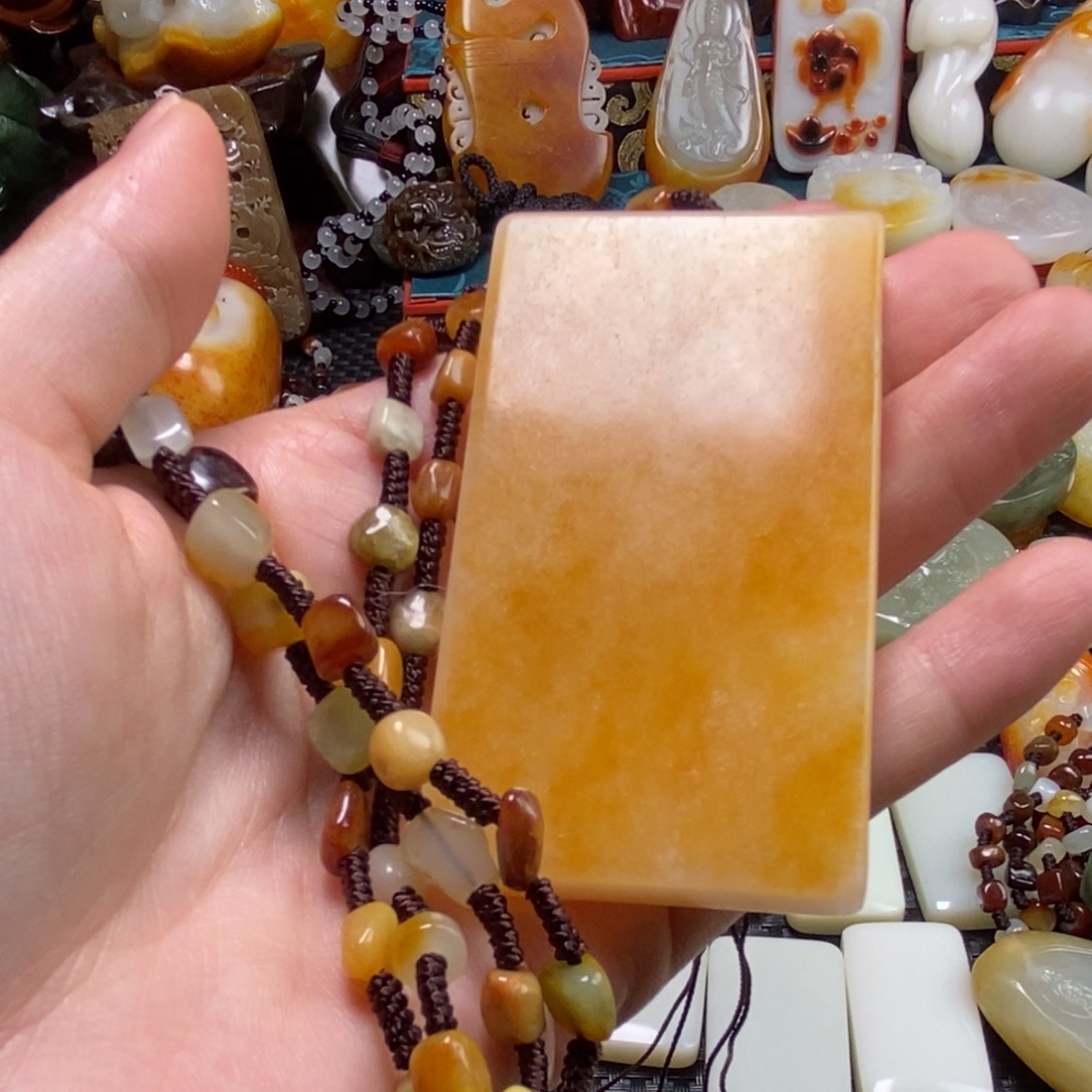 过***烟和田玉未镶嵌挂件