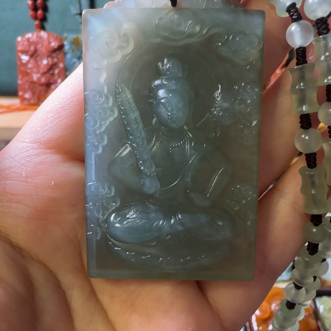蛇纹石玉颈饰合金