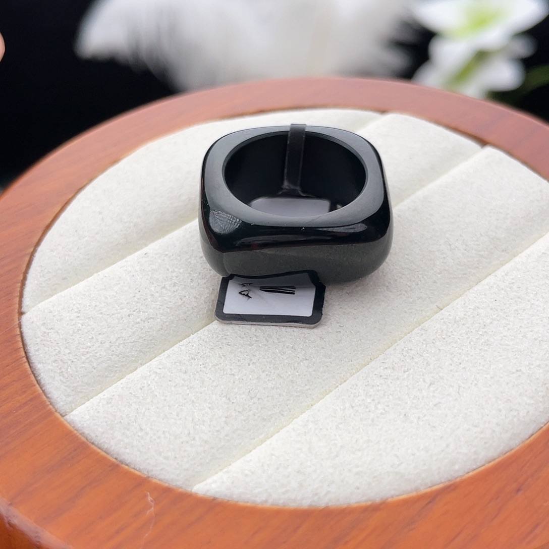 和田玉未镶嵌戒指l30。黑青胖方圆。17.3。不退换