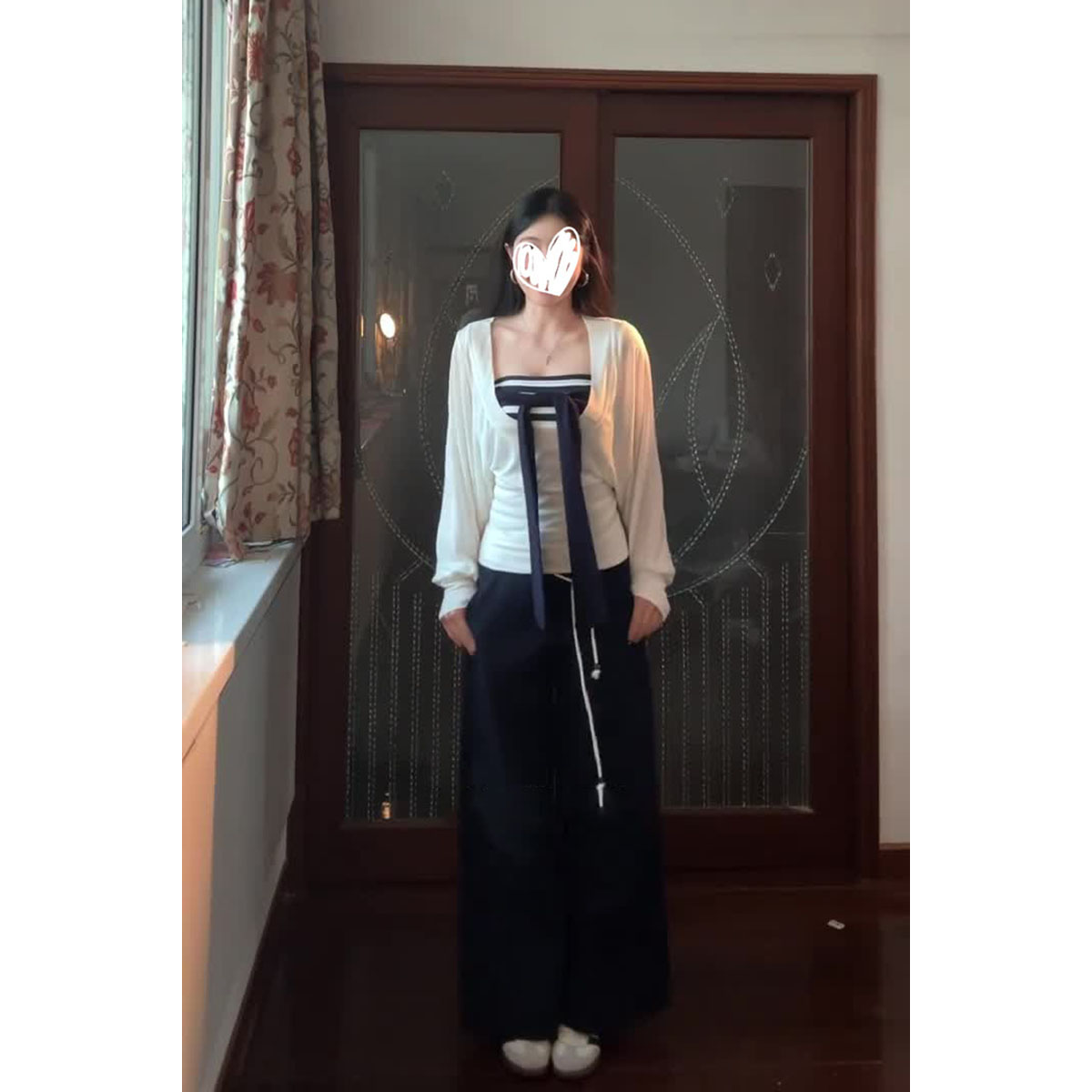 韩系气质套装女早秋条纹抹胸上衣搭配长袖罩衫藏蓝色休闲裤三件套