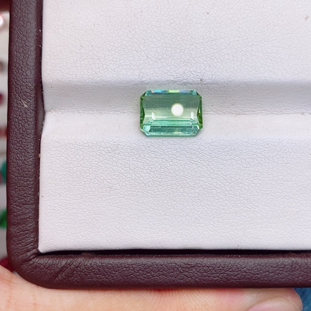 碧玺裸石未镶嵌碧玺3.62克拉