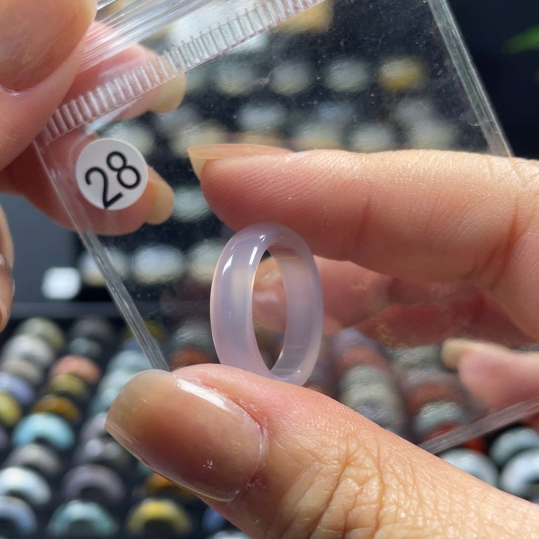 玛瑙/玉髓未镶嵌戒指28号港码15直径17.1（非质量问题.不退不换）