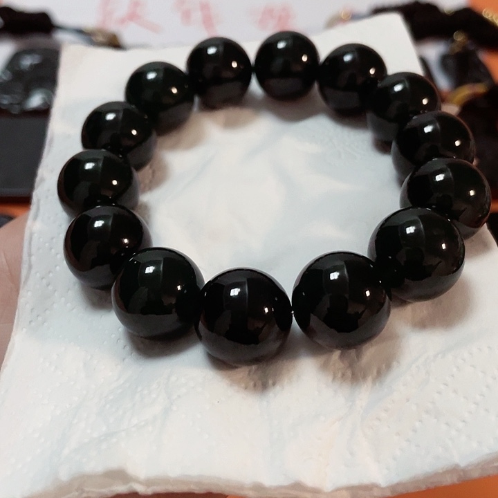 翡翠颈饰未镶嵌灵**读