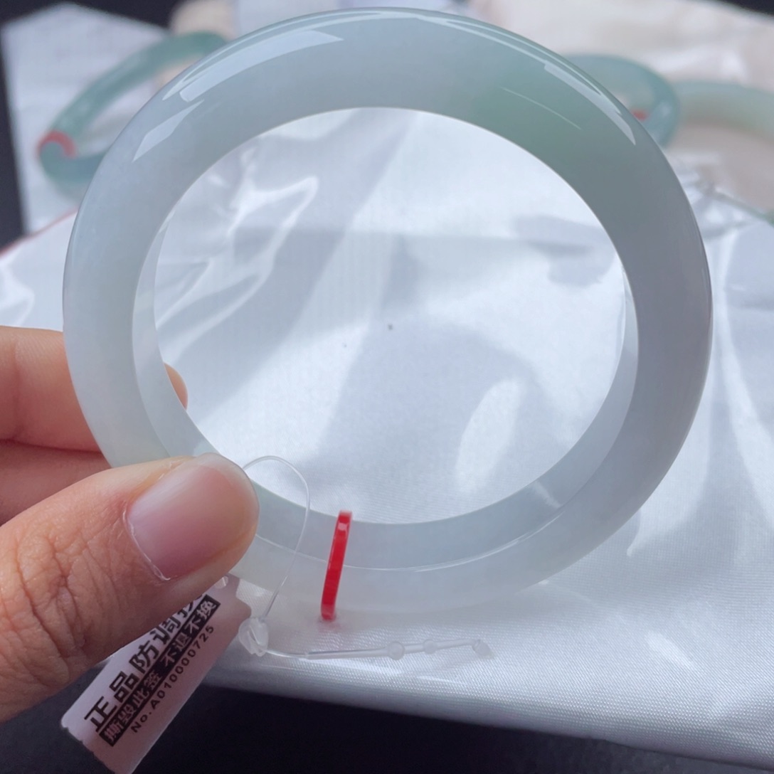 翡翠手镯未镶嵌56.8正圈