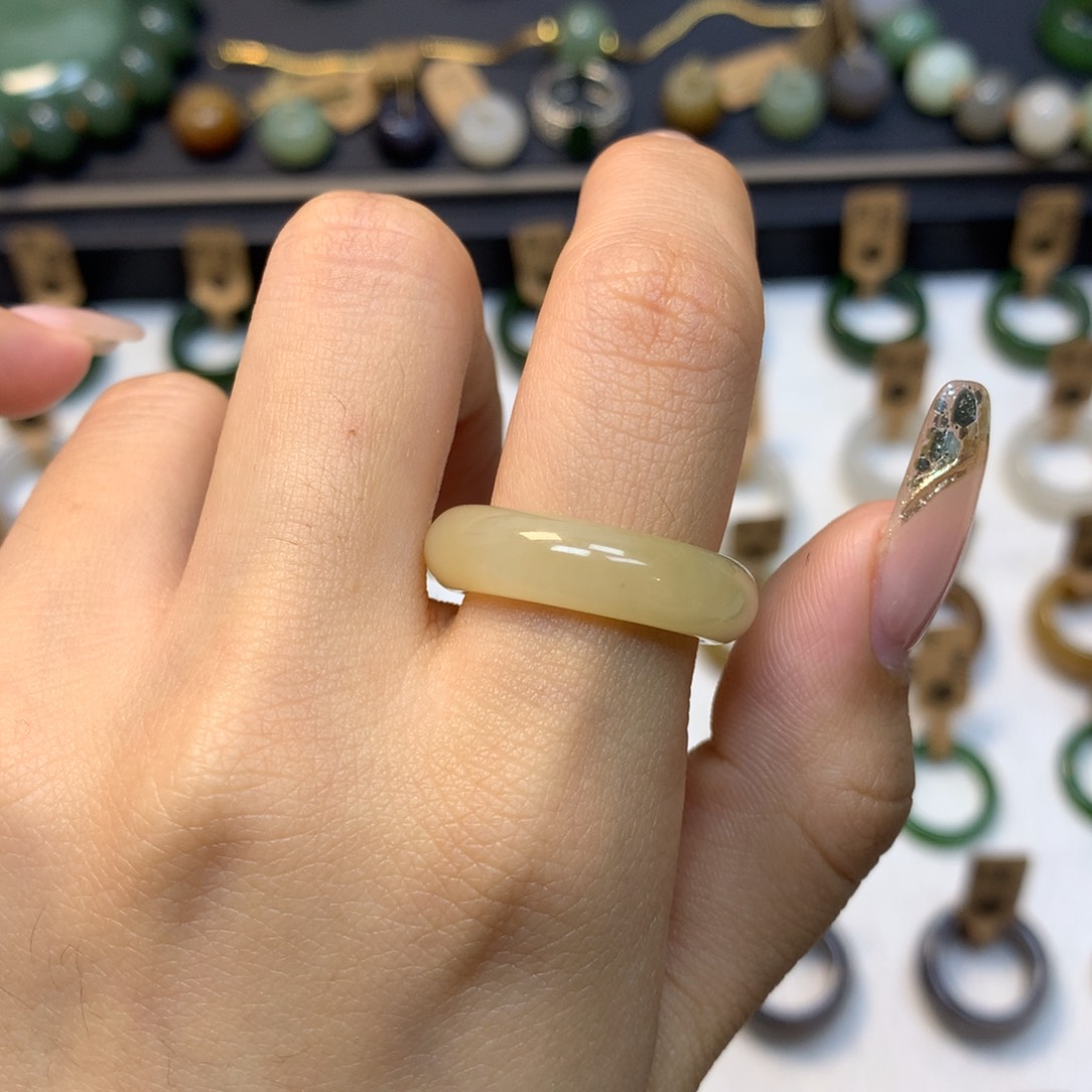 和田玉戒指未镶嵌