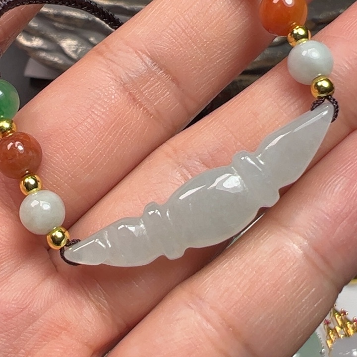 翡翠未镶嵌颈饰吊坠