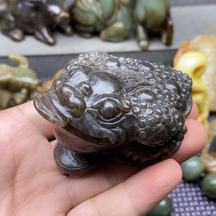 未镶嵌蛇纹石玉颈饰