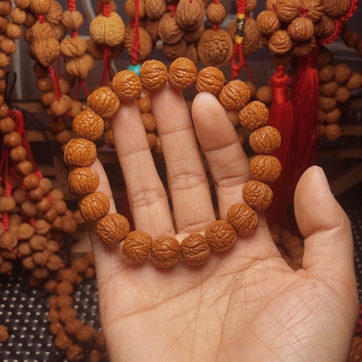 木质类龙纹桃枭挂件