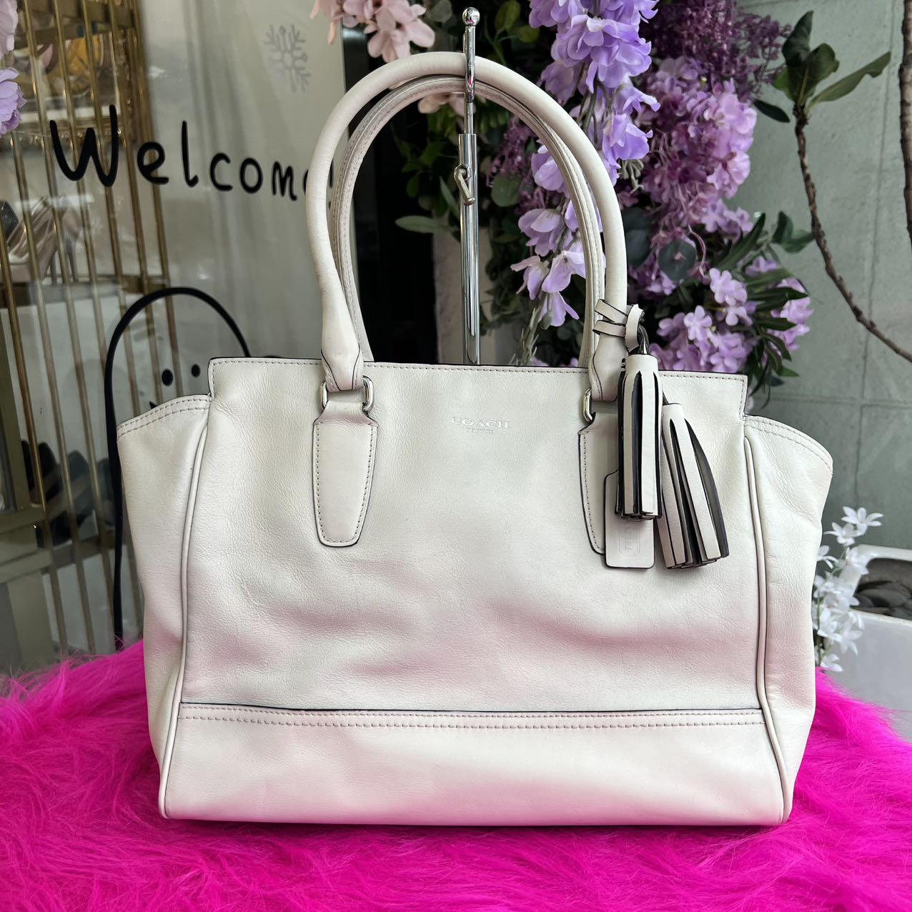 95新 COACH/蔻驰 奶昔白手提包