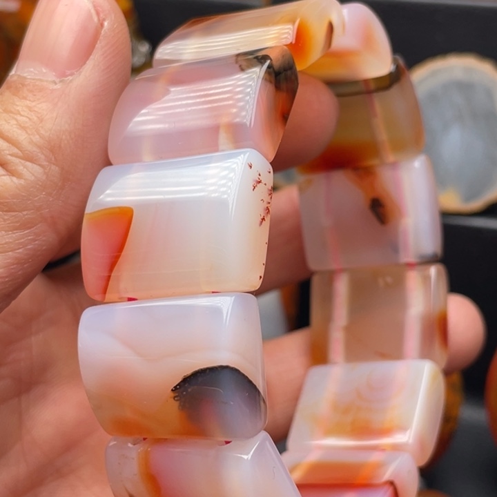 玛瑙/玉髓颈饰未镶嵌