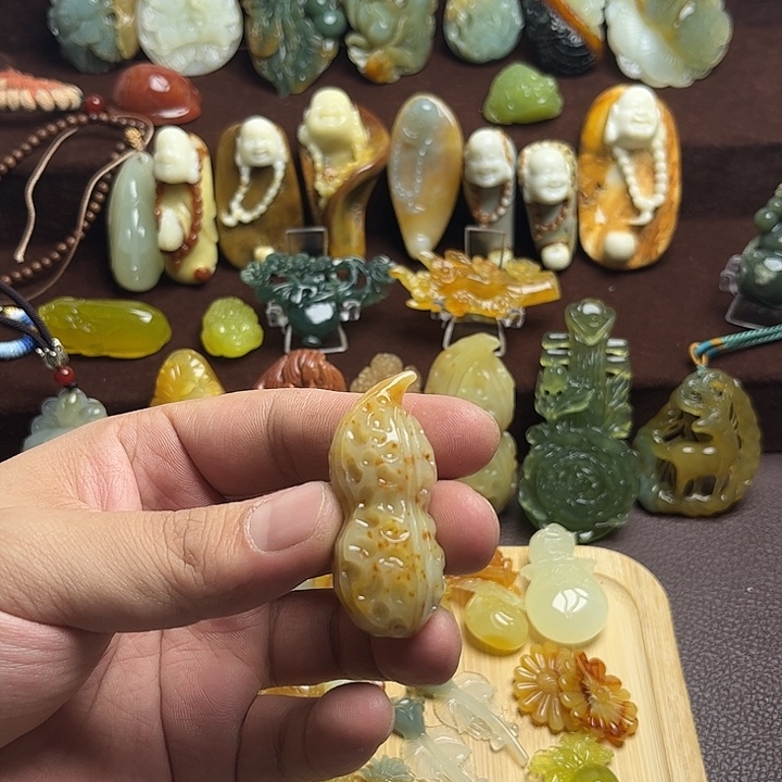 蛇纹石玉合金颈饰