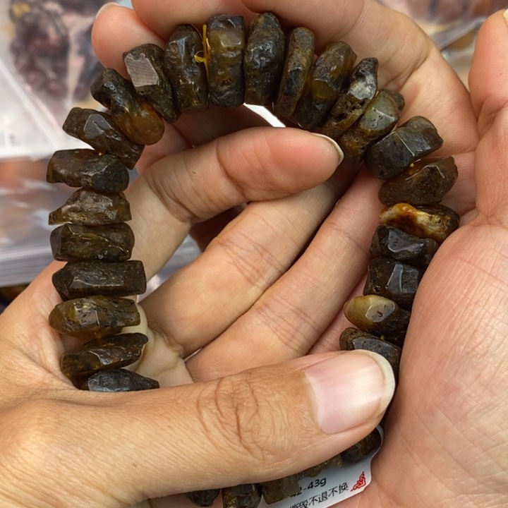 琥珀未镶嵌珠宝奇石