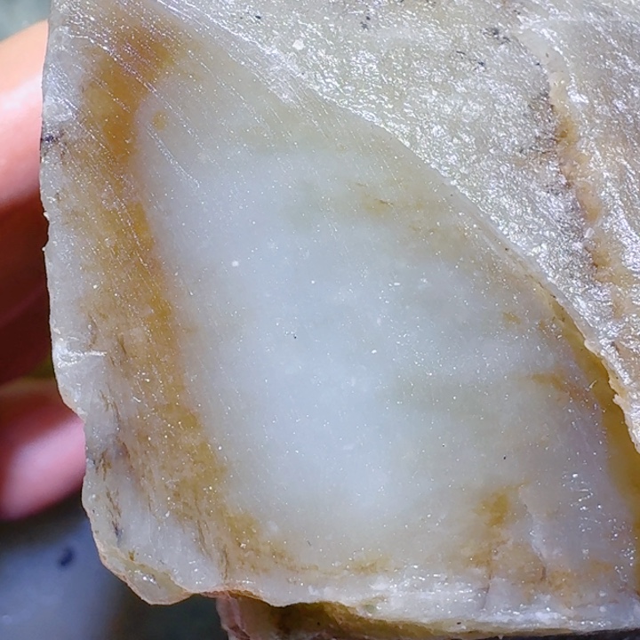 人***暖和田玉未镶嵌珠宝半成品