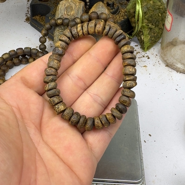 小***扣线香绿奇楠沉香1.0壳子料高油脂