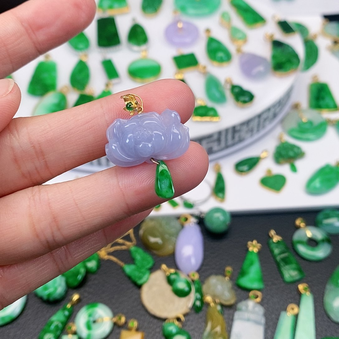 翡翠吊坠(不含链)18K金镶嵌