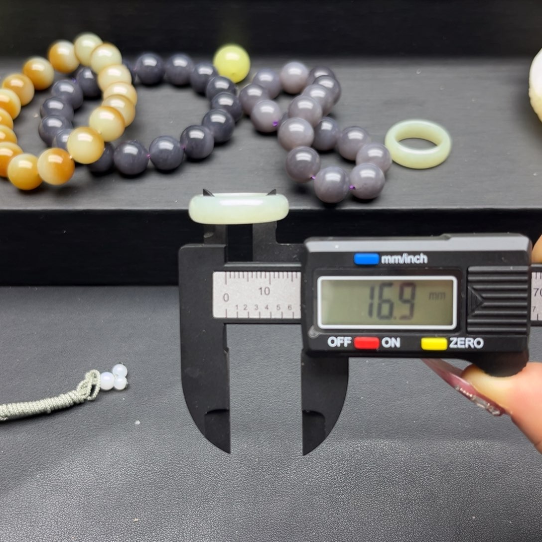 未镶嵌和田玉珠宝半成品