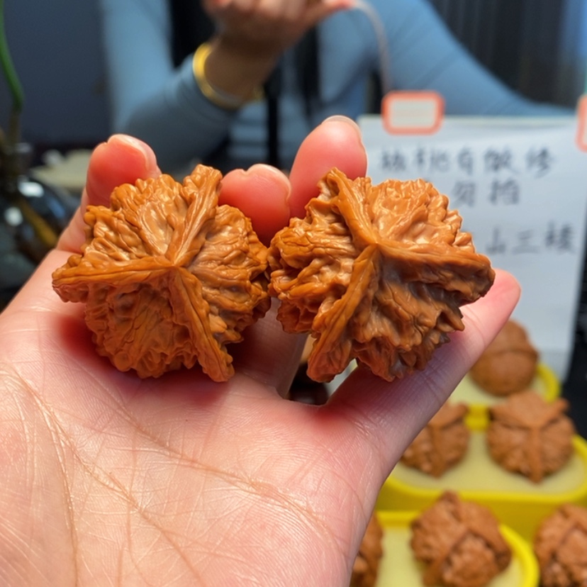 【闪购商品】把件桃核“****员4号三棱，