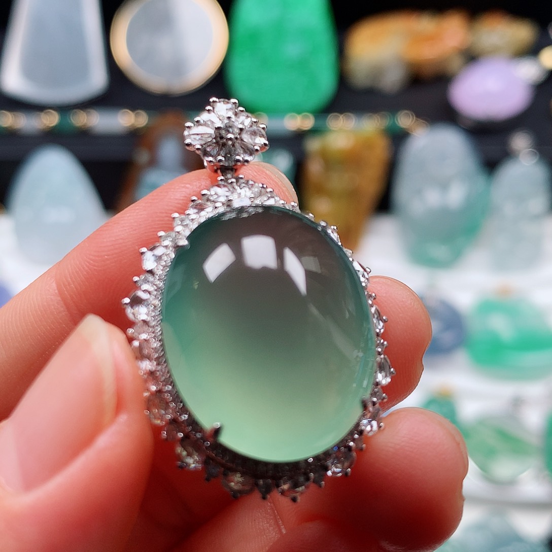 翡翠颈饰未镶嵌厚11