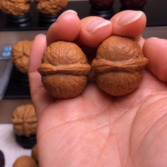 文玩核桃把件太极龙珠3