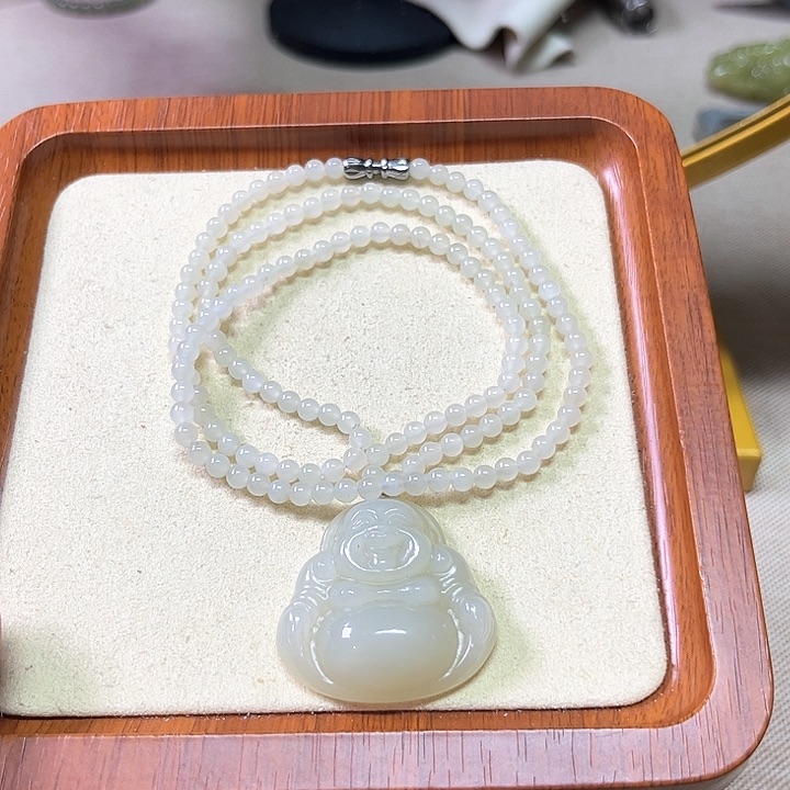 和田玉未镶嵌颈饰