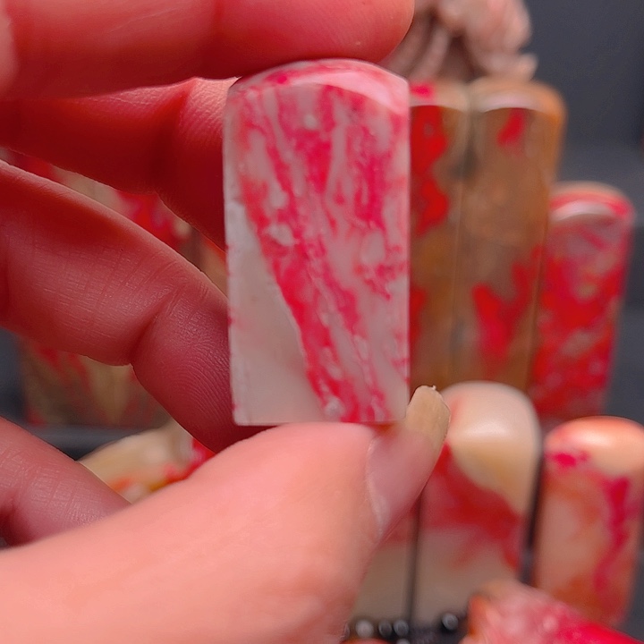 昌化鸡血石昌化鸡血石质地优良