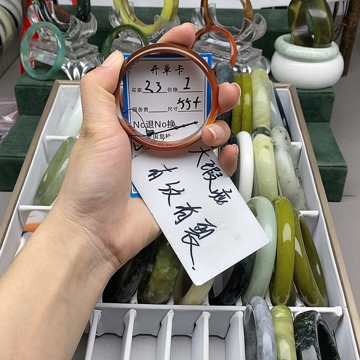 蛇纹石玉未镶嵌手镯