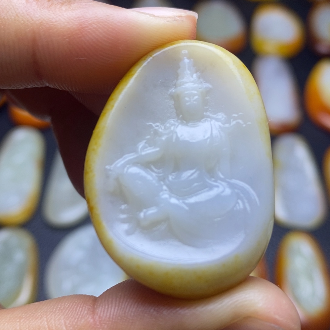 和田玉（糖玉）未镶嵌颈饰