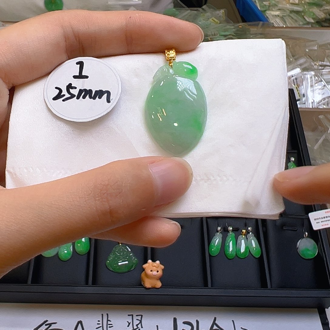 翡翠吊坠(不含链)18K金镶嵌翡翠