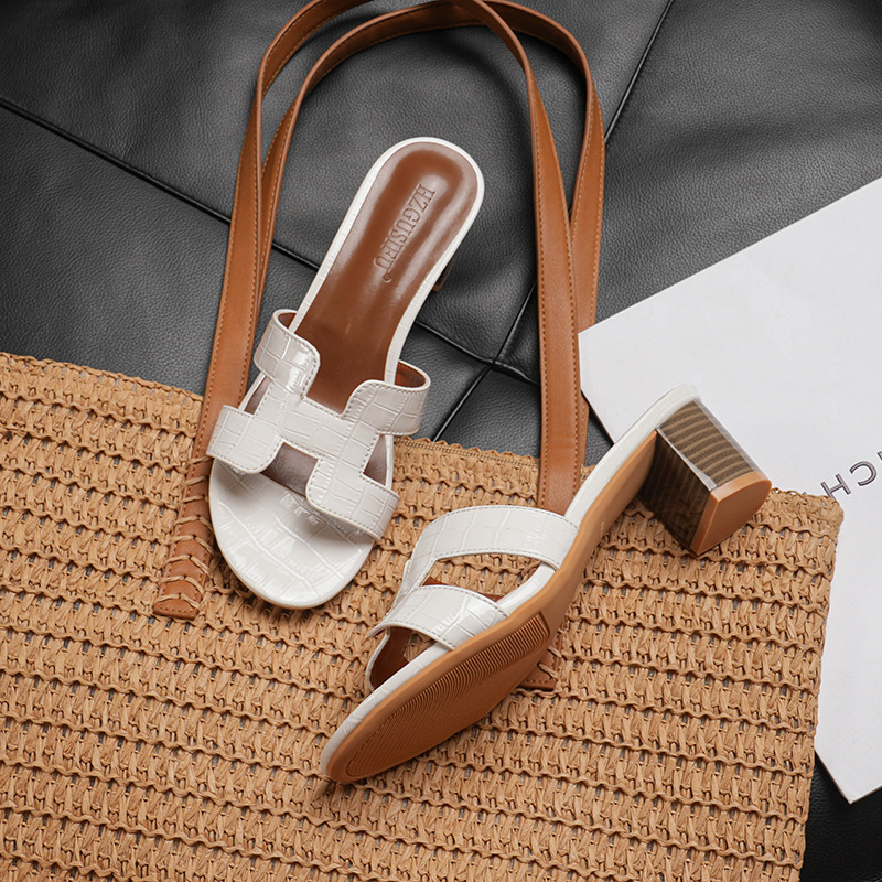 H家同款（脚肥往大拍）~！爆款粗跟休闲一字凉拖女（跟高5厘米）