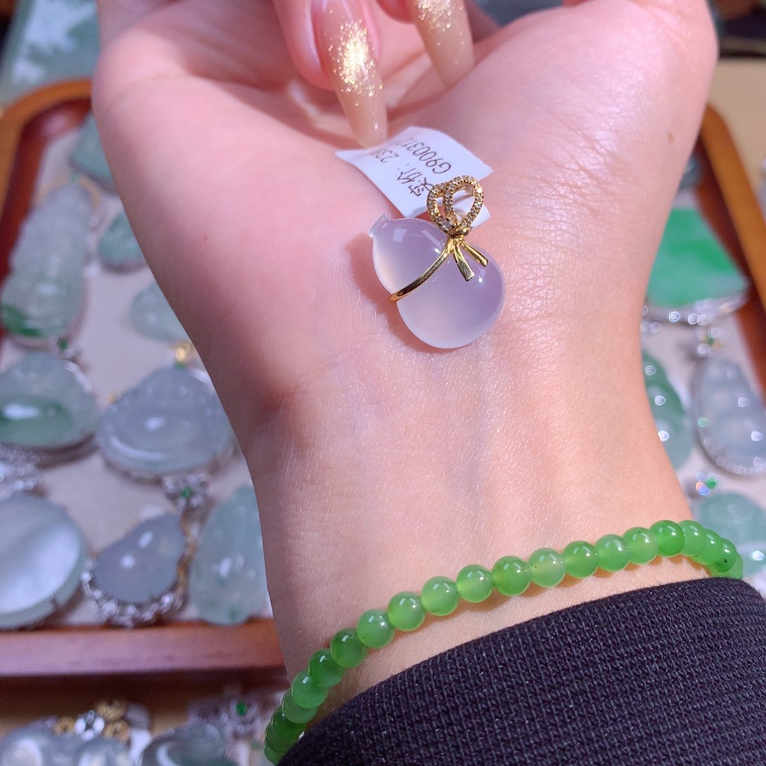 翡翠吊坠(不含链)18K金镶嵌