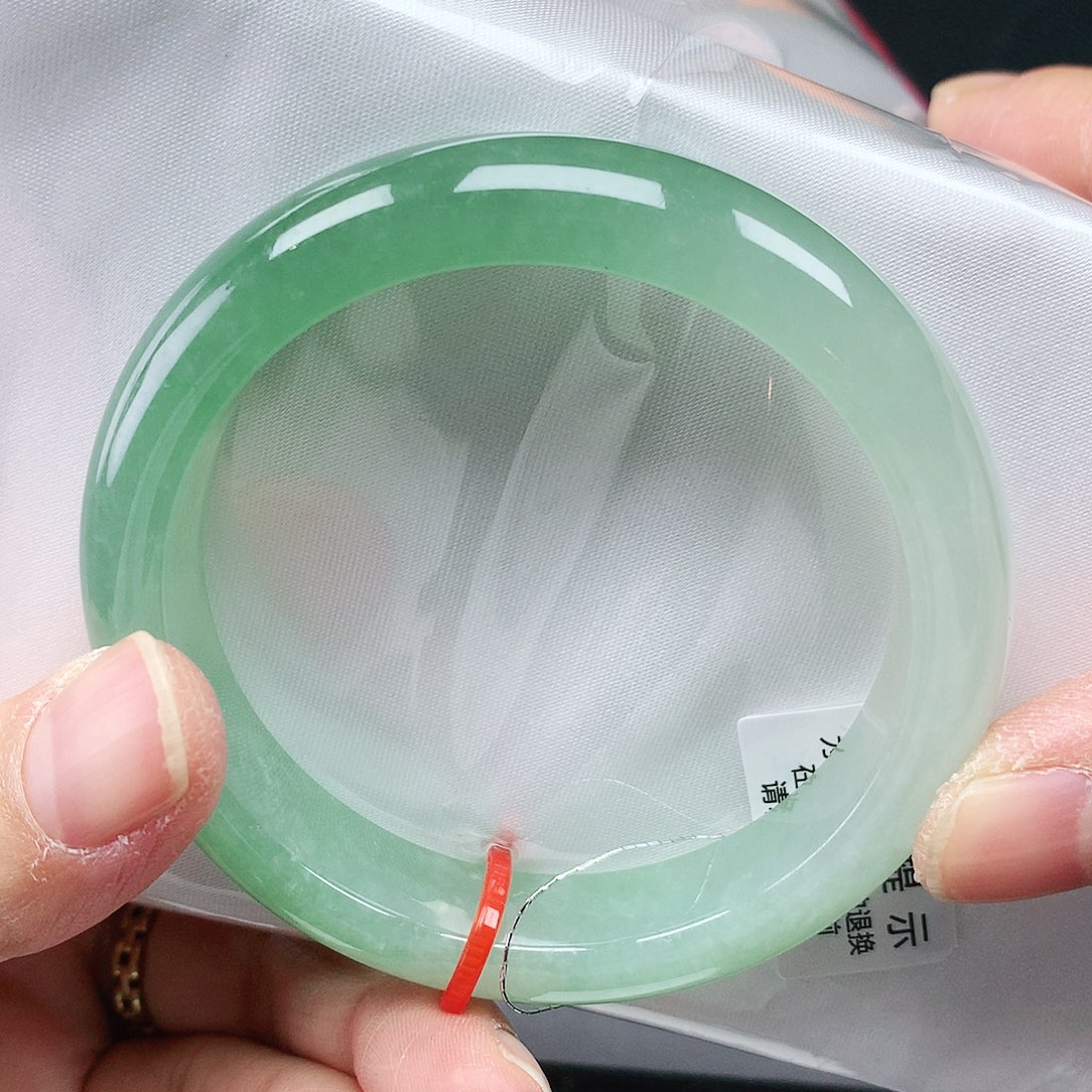 翡翠手镯未镶嵌53+圈