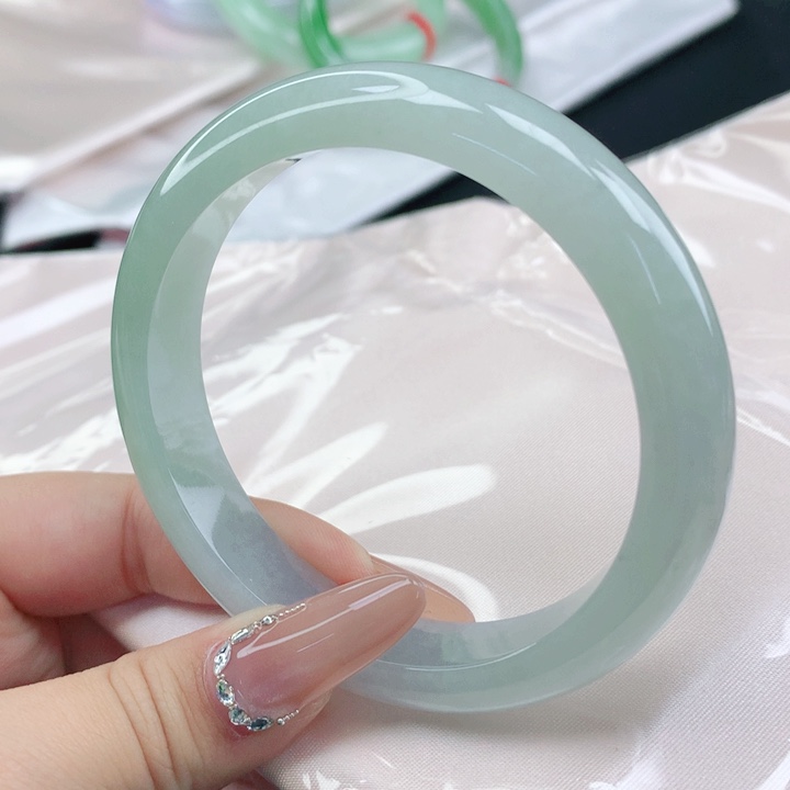 翡翠未镶嵌手镯58圈