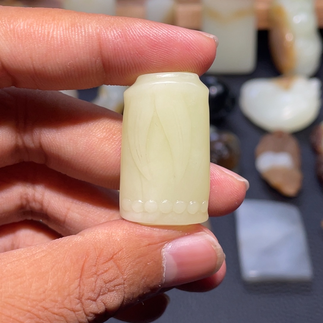 和田玉（糖玉）未镶嵌挂件